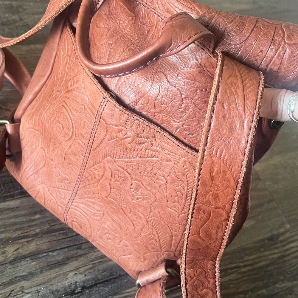 American leather co. brand Embossed Leather Backpack purse - Picture 4 of 10